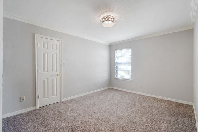 4919 Saddleback Road, Arlington, TX 76017