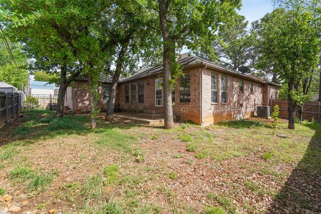 4919 Saddleback Road, Arlington, TX 76017
