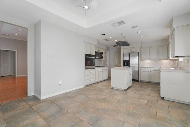 4919 Saddleback Road, Arlington, TX 76017