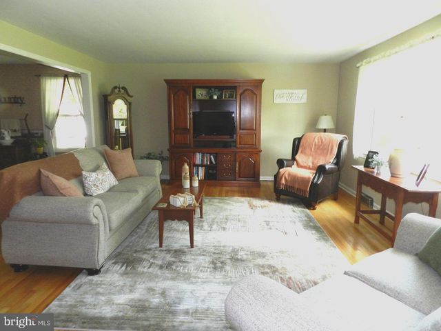 3020 STATE RD, Telford, PA 18969