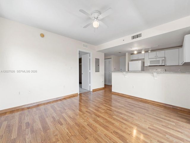2740 SW 28th Ter 508, Miami, FL 33133