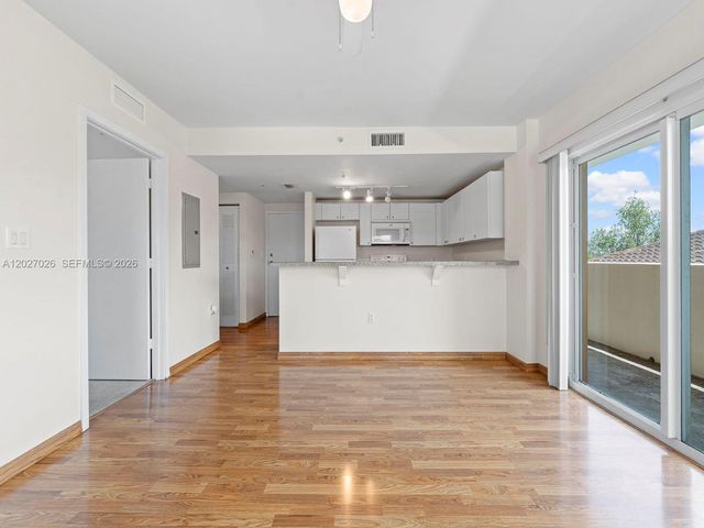2740 SW 28th Ter 508, Miami, FL 33133