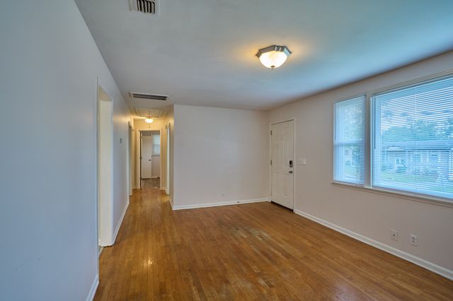 634 Anderson Ln, Madison, TN 37115