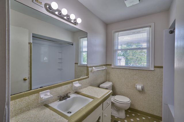 634 Anderson Ln, Madison, TN 37115