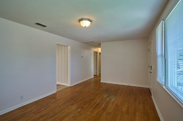 634 Anderson Ln, Madison, TN 37115
