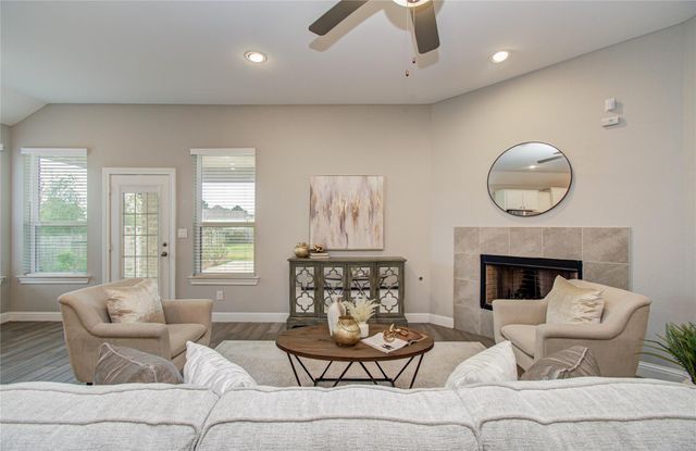 19029 Villa Lane, Montgomery, TX 77356