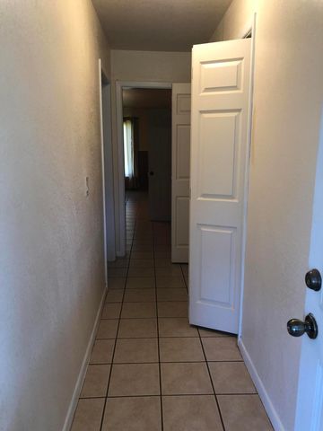 804 S Broadway Street, Plainview, TX 79072