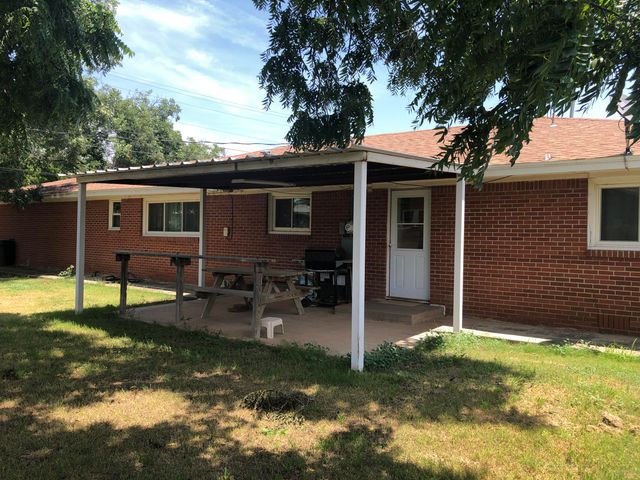 804 S Broadway Street, Plainview, TX 79072