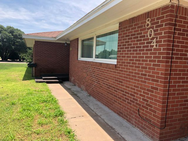 804 S Broadway Street, Plainview, TX 79072