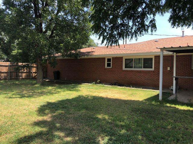 804 S Broadway Street, Plainview, TX 79072