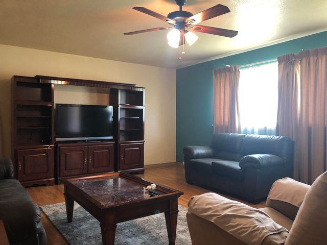 804 S Broadway Street, Plainview, TX 79072