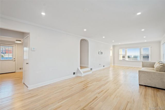 2000 Ocean Boulevard, Atlantic Beach, NY 11509