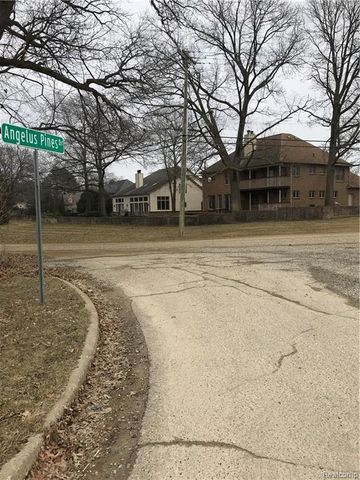 3537 San Mateo Road, Waterford, MI 48329