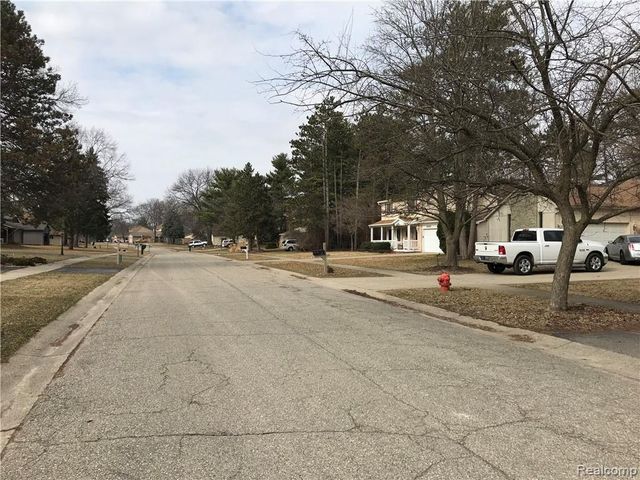 3537 San Mateo Road, Waterford, MI 48329