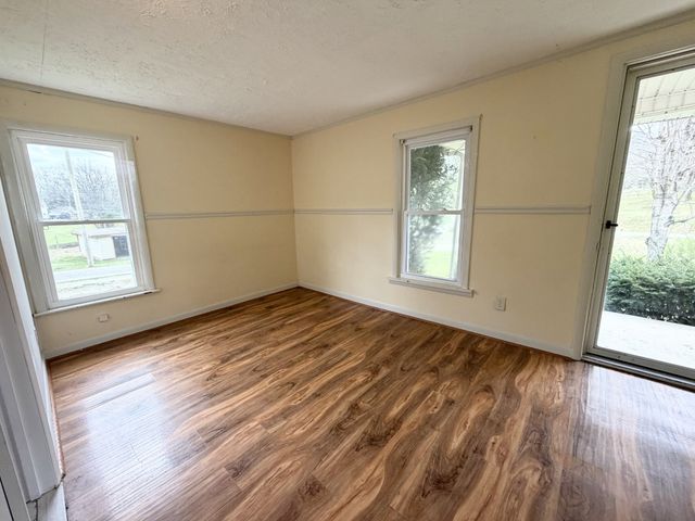 54 Horseshoe Bend Ln, Elmwood, TN 38560