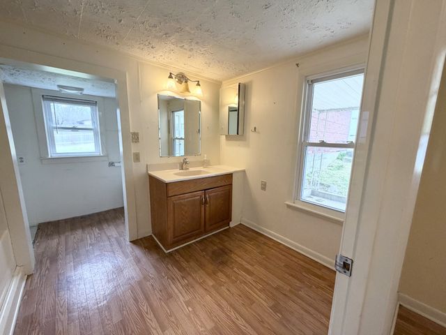 54 Horseshoe Bend Ln, Elmwood, TN 38560