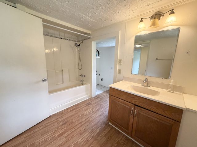 54 Horseshoe Bend Ln, Elmwood, TN 38560