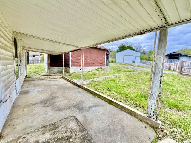54 Horseshoe Bend Ln, Elmwood, TN 38560