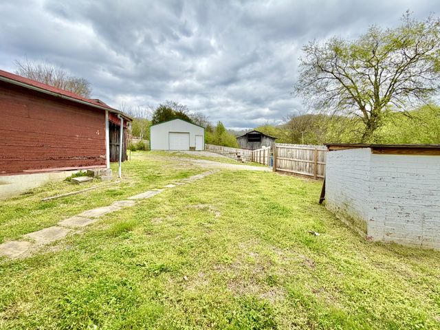 54 Horseshoe Bend Ln, Elmwood, TN 38560