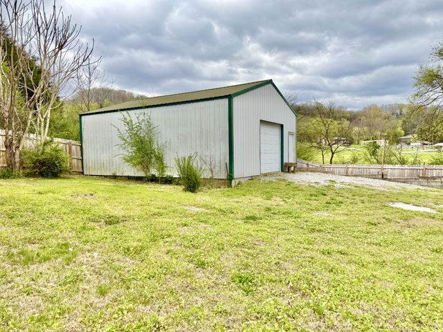 54 Horseshoe Bend Ln, Elmwood, TN 38560