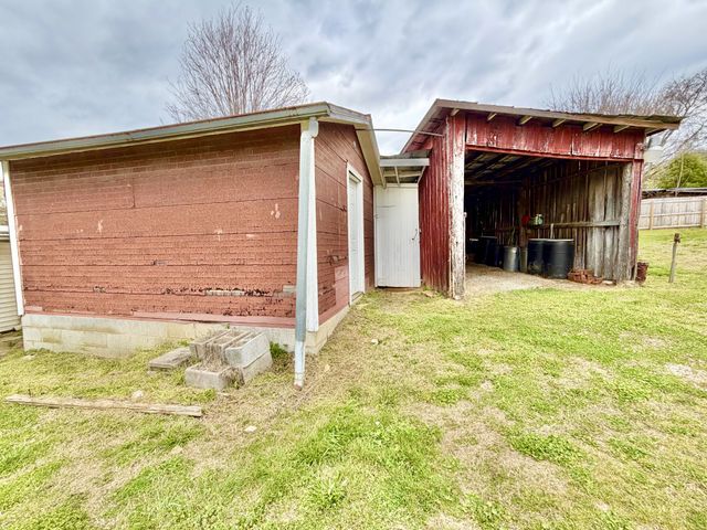 54 Horseshoe Bend Ln, Elmwood, TN 38560