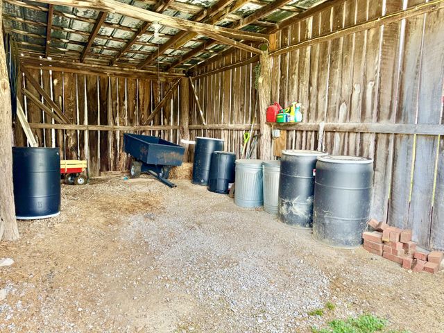 54 Horseshoe Bend Ln, Elmwood, TN 38560