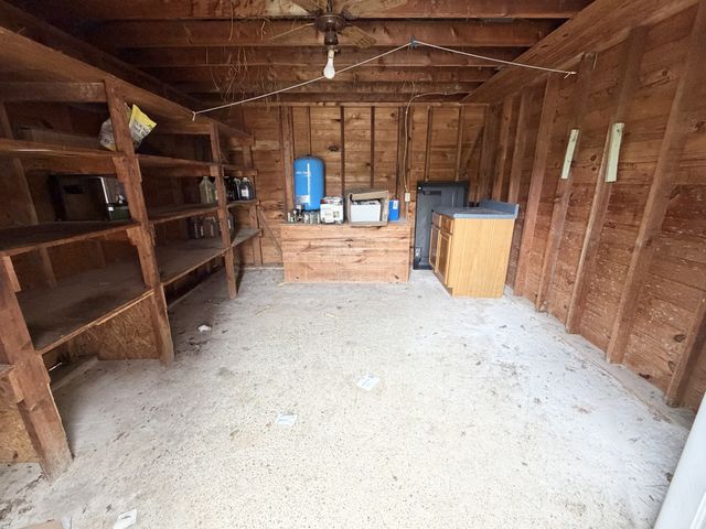 54 Horseshoe Bend Ln, Elmwood, TN 38560