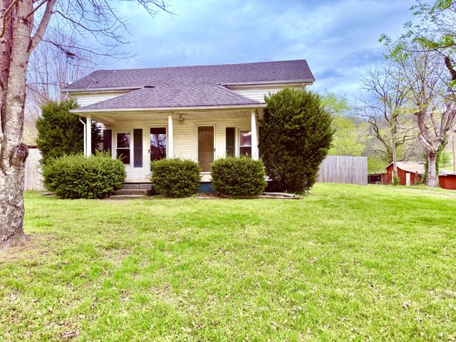 54 Horseshoe Bend Ln, Elmwood, TN 38560