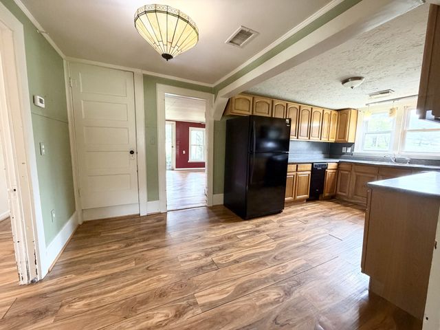 54 Horseshoe Bend Ln, Elmwood, TN 38560