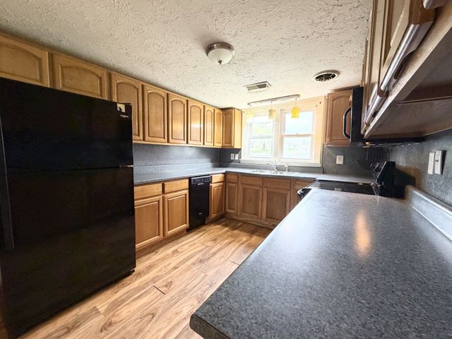 54 Horseshoe Bend Ln, Elmwood, TN 38560