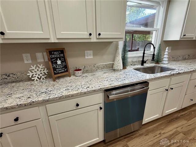 176 Lakeview Drive, Middletown, OH 45044