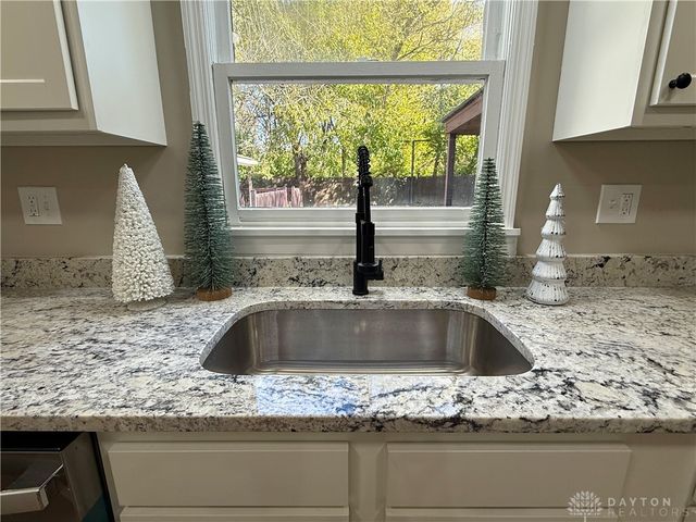 176 Lakeview Drive, Middletown, OH 45044