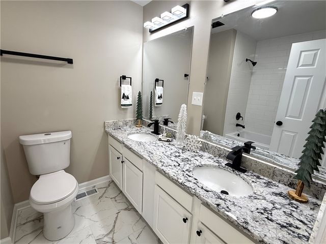 176 Lakeview Drive, Middletown, OH 45044