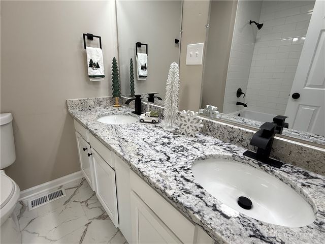 176 Lakeview Drive, Middletown, OH 45044