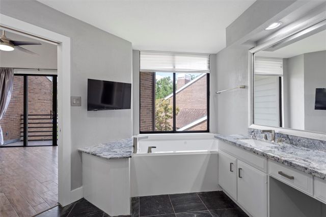 1931 Enterprise Avenue, League City, TX 77573