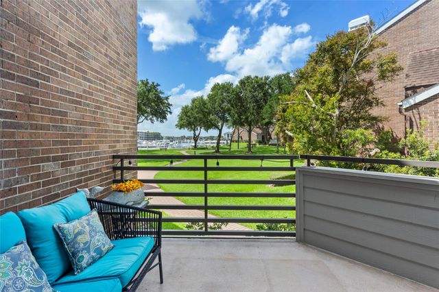 1931 Enterprise Avenue, League City, TX 77573