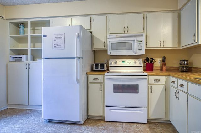 24 Lindsay Lane, Hot Springs Village, AR 71909
