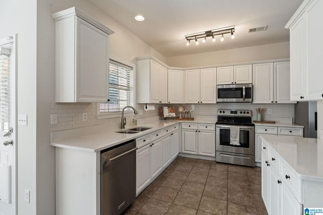 2430 FOREST LAKES LANE, Sterrett, AL 35147