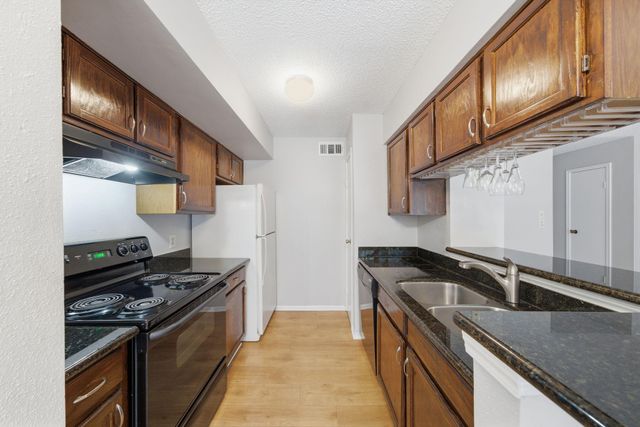 2120 El Paseo Street 2812, Houston, TX 77054
