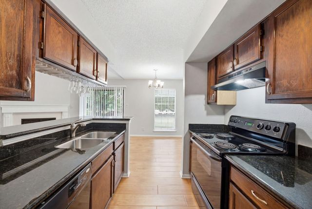 2120 El Paseo Street 2812, Houston, TX 77054