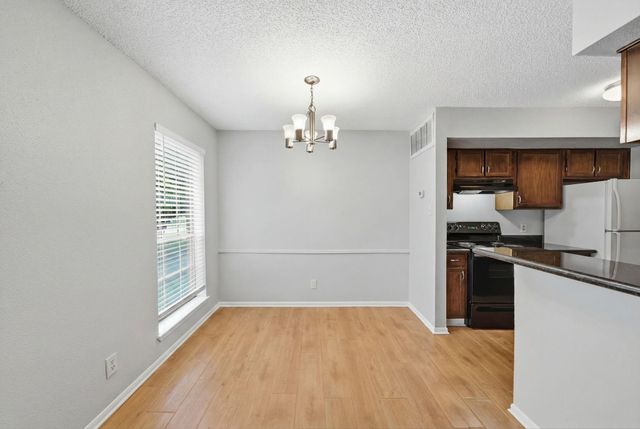 2120 El Paseo Street 2812, Houston, TX 77054