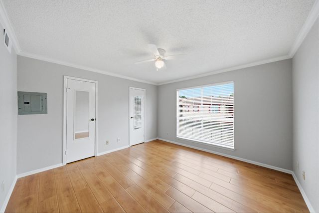2120 El Paseo Street 2812, Houston, TX 77054