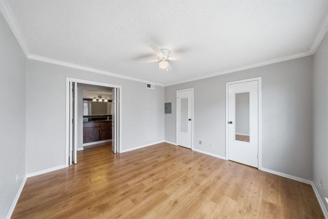 2120 El Paseo Street 2812, Houston, TX 77054