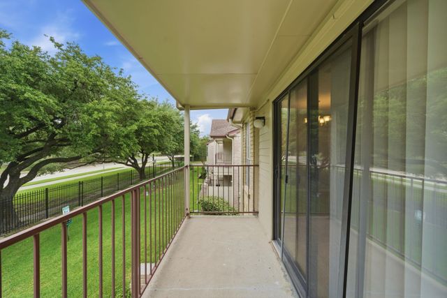 2120 El Paseo Street 2812, Houston, TX 77054