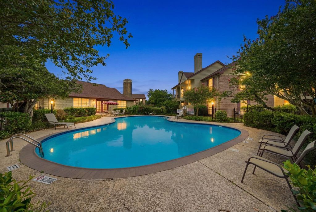 2120 El Paseo Street 2812, Houston, TX 77054