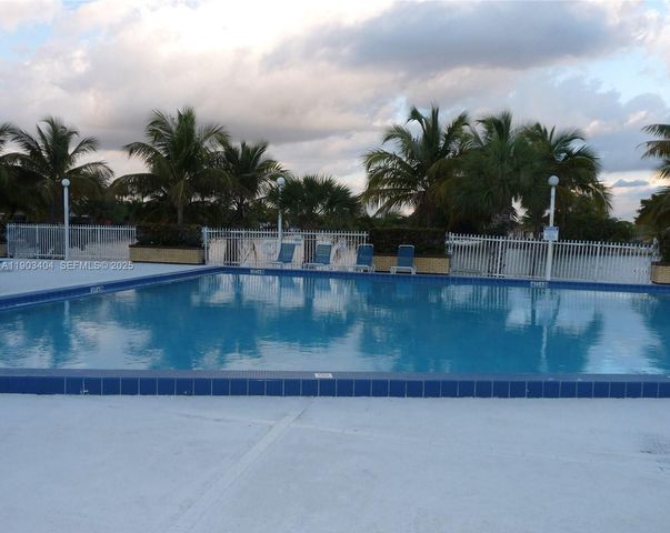 14401 N Kendall Drive 303N, Miami, FL 33186