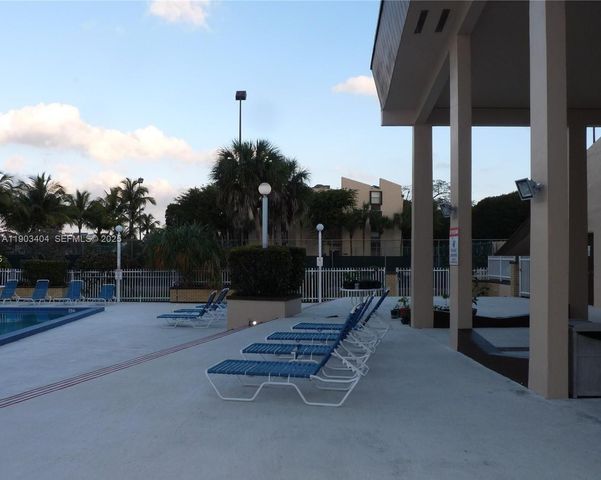 14401 N Kendall Drive 303N, Miami, FL 33186