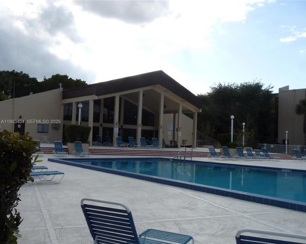 14401 N Kendall Drive 303N, Miami, FL 33186