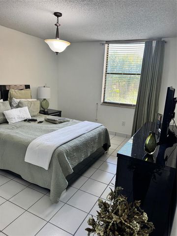 14401 N Kendall Drive 303N, Miami, FL 33186