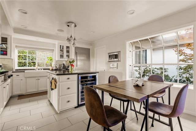 22370 Algunas Road, Woodland Hills, CA 91364